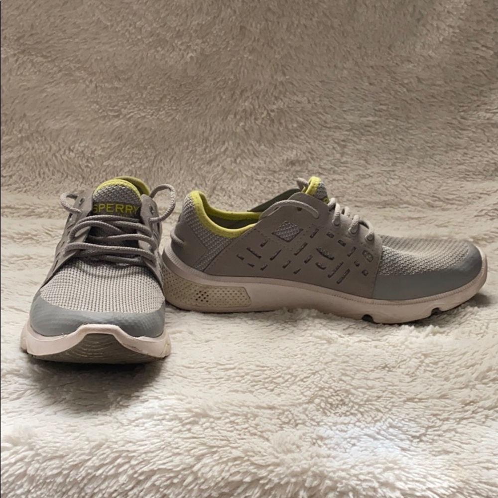 Sperry women’s tennis shoes